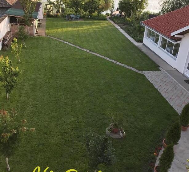 پانسیون Guesthouse Rebel