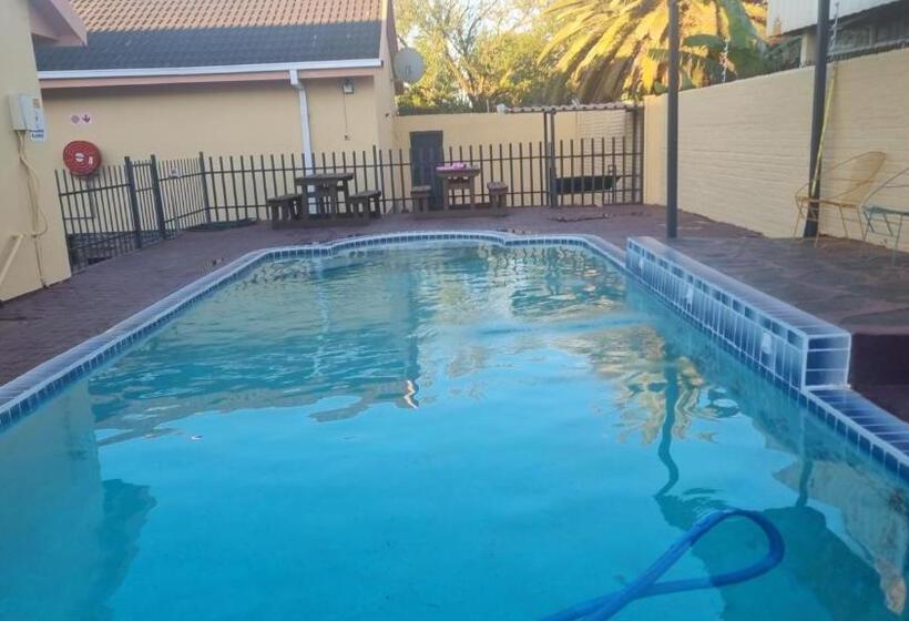 ペンション Mgh Guest House Klerksdorp