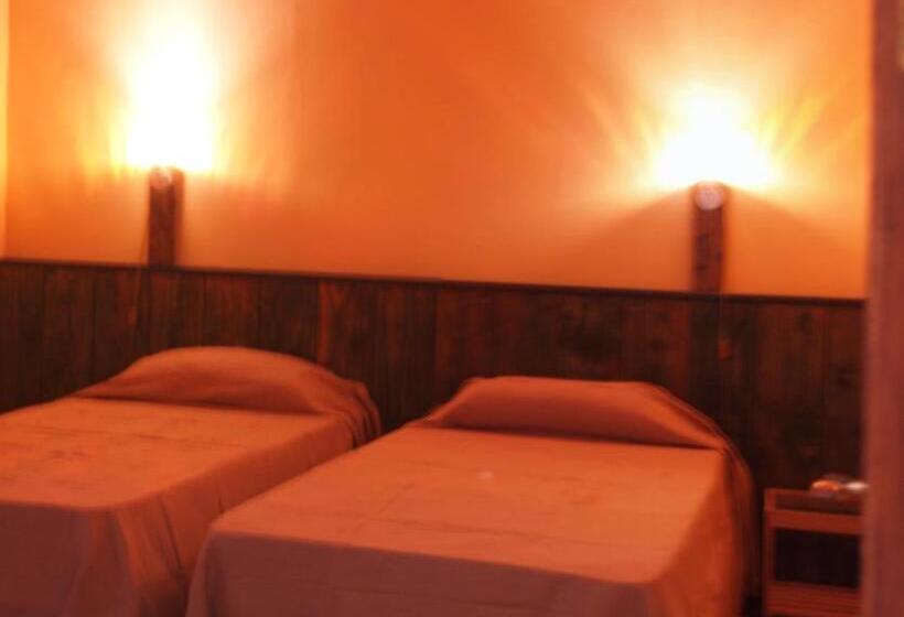 ペンション Refugio El Hornillo