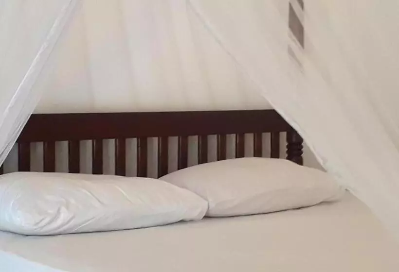 Majatalo Sun And Surf Rest