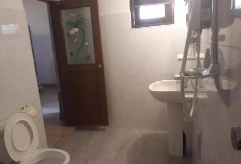 Majatalo Sun And Surf Rest