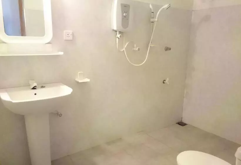 Majatalo Sun And Surf Rest