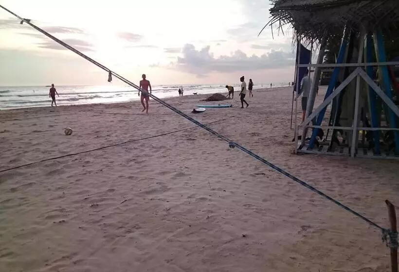 Majatalo Sun And Surf Rest