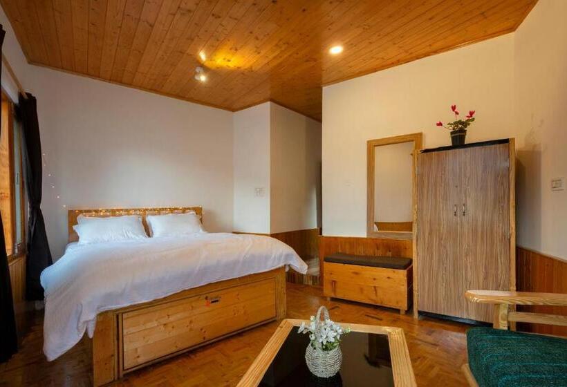 Robinhood Travel Hostel