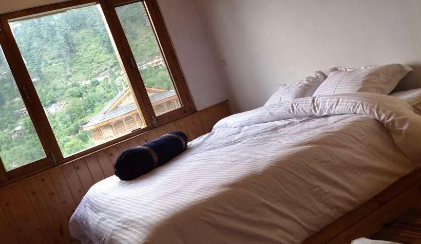 Robinhood Travel Hostel