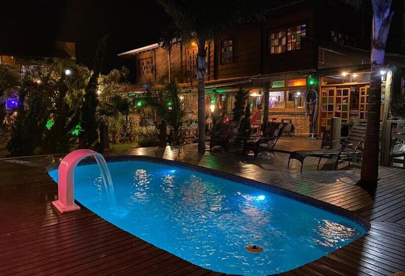 هاستل Bangalô House Praia Do Rosa Sc