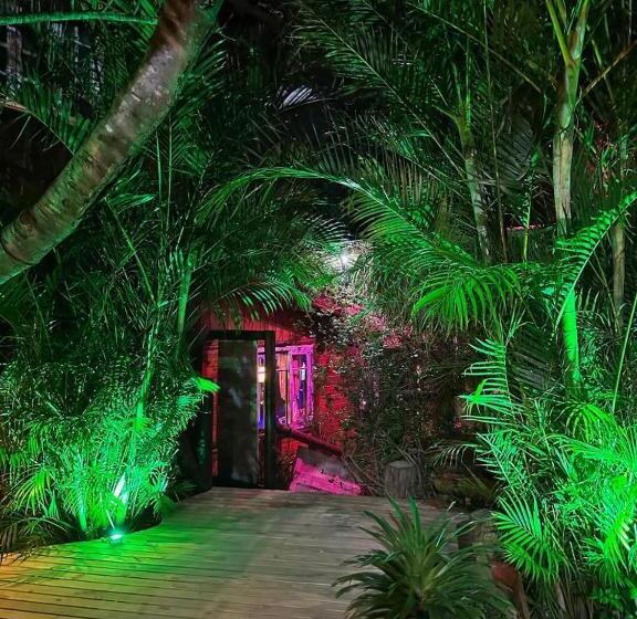 هاستل Bangalô House Praia Do Rosa Sc