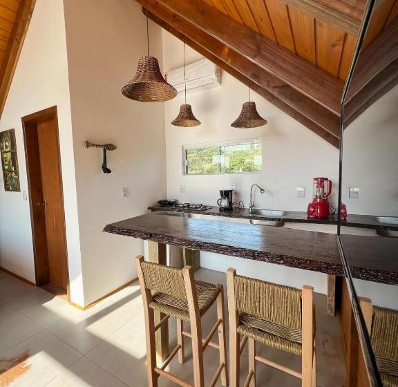 هاستل Bangalô House Praia Do Rosa Sc