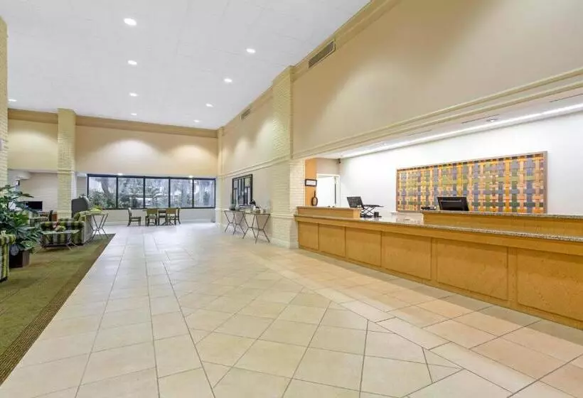 ユースホステル Quality Inn Slidell I 10