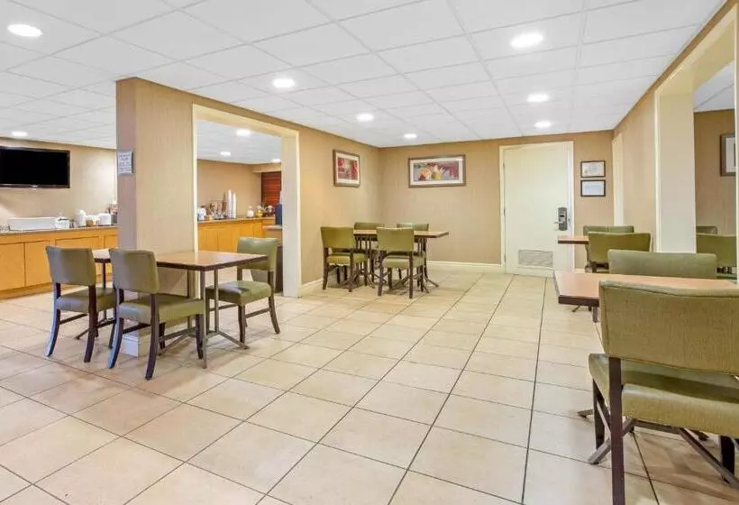 ユースホステル Quality Inn Slidell I 10