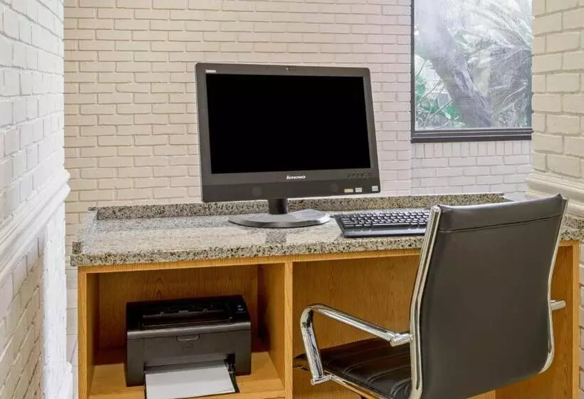 ユースホステル Quality Inn Slidell I 10