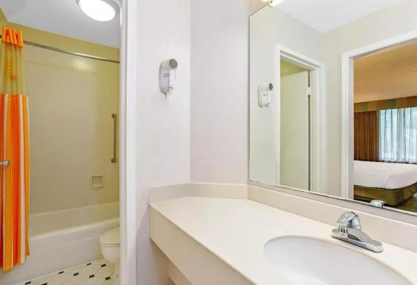 ユースホステル Quality Inn Slidell I 10