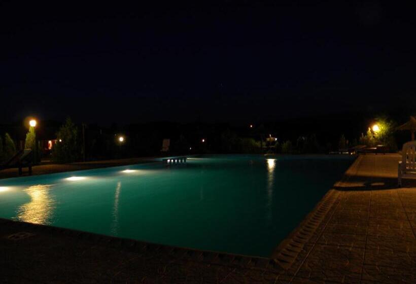 فندق صغير Wayra Pampa Posada & Aparts