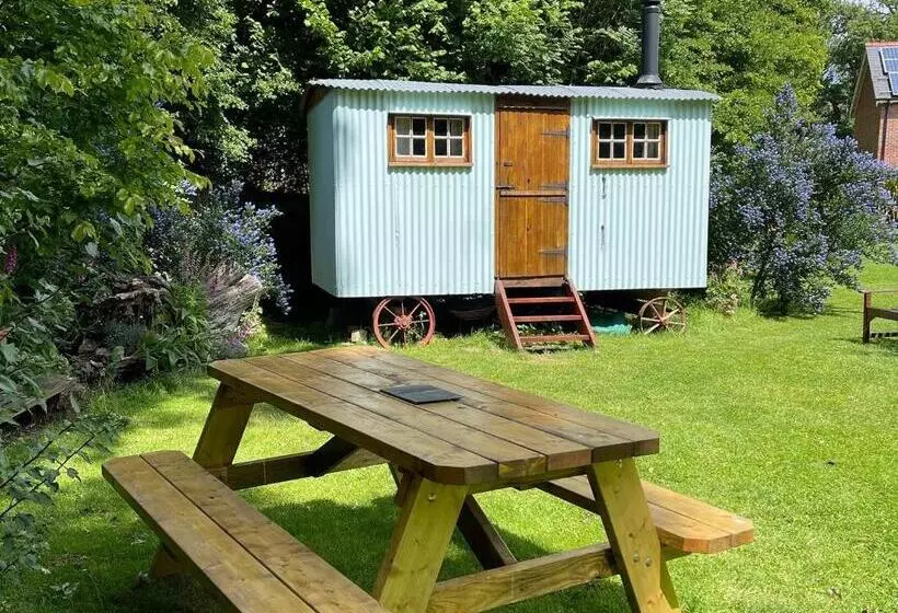 تختخواب و صبحانه Fernwood