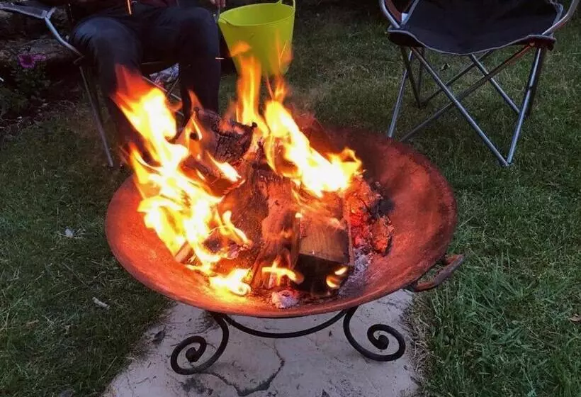 تختخواب و صبحانه Fernwood