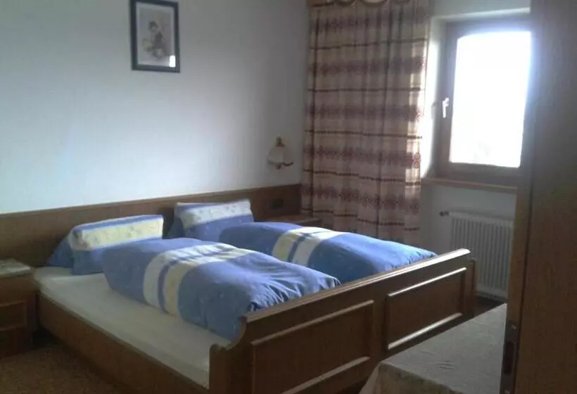 Aamiaismajoitus (B&B) Gästehaus Riml