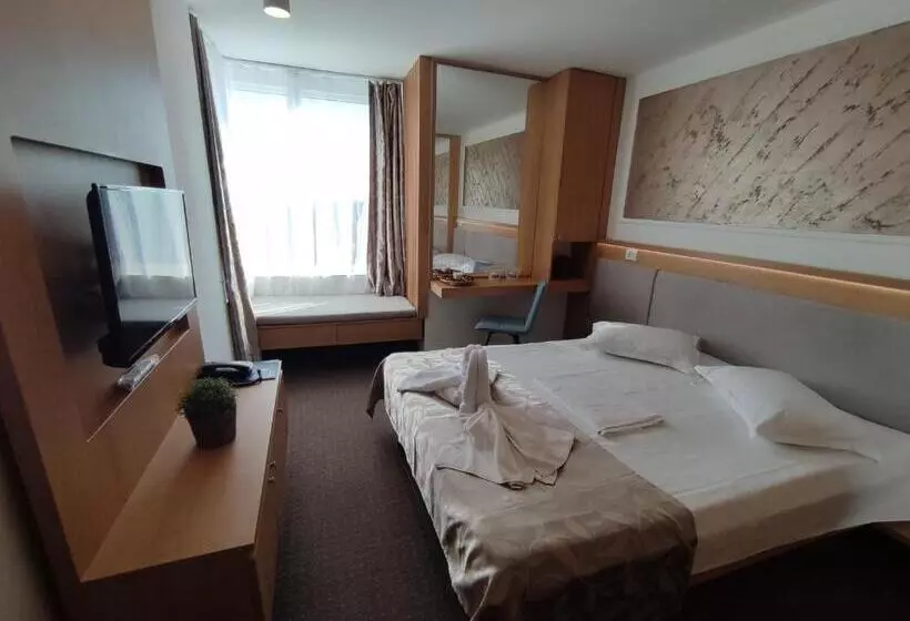 Complex Hotelier Steaua De Mare   Hotel Delfinul