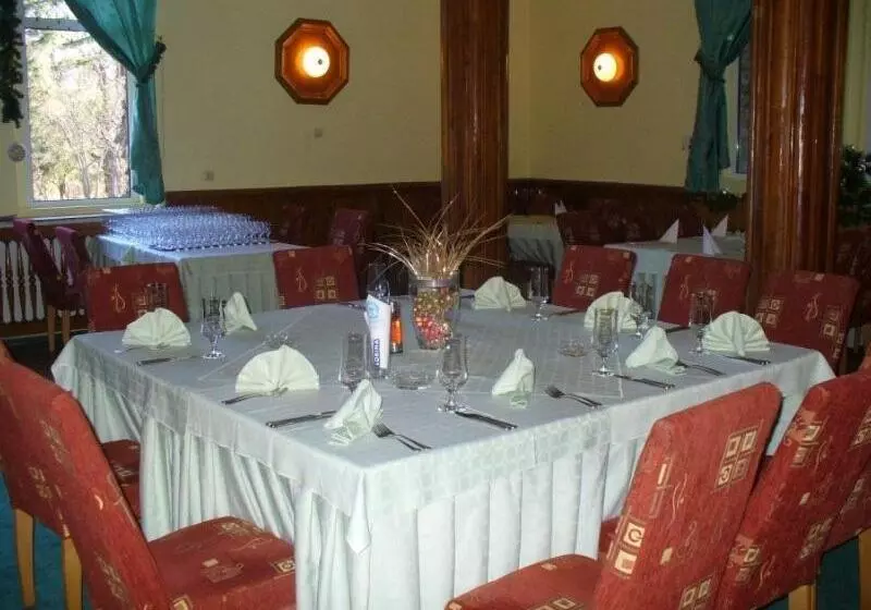 Hotelli балнеохотел люляци