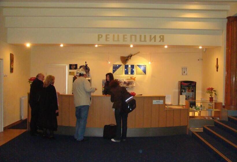 ホテル балнеохотел люляци