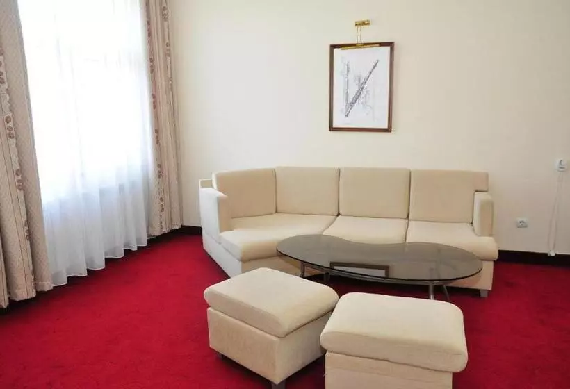 Hotelli балнеохотел люляци