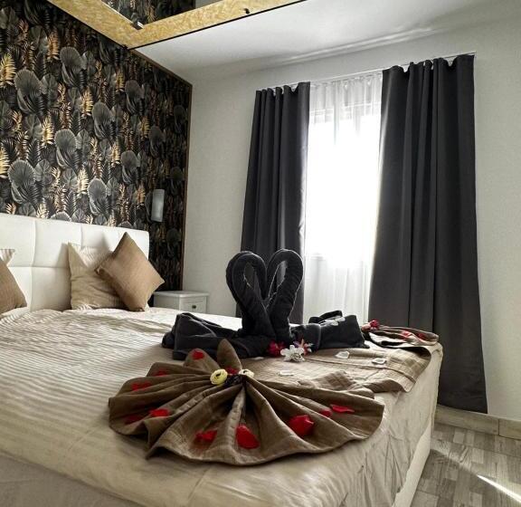 هتل Paradise Resort   Fkk Swinger & Nudist Couples Only