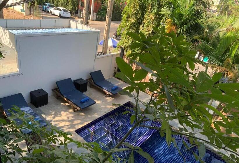 בית מלון כפרי The One By Nika