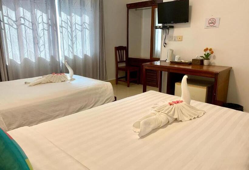 בית מלון כפרי The One By Nika