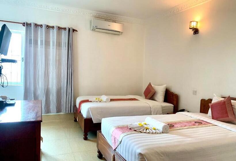 בית מלון כפרי The One By Nika