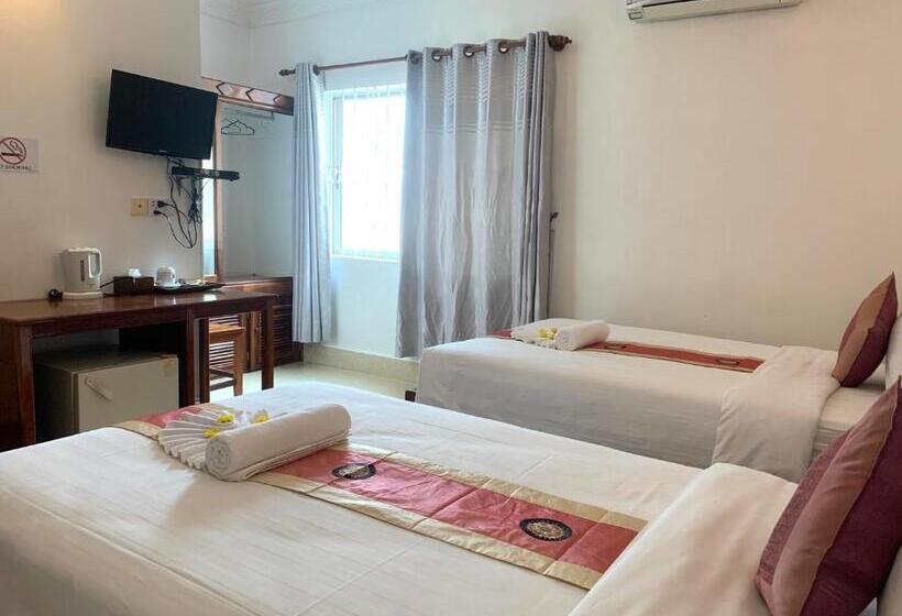 בית מלון כפרי The One By Nika