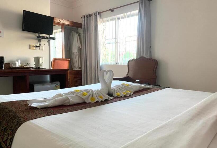 בית מלון כפרי The One By Nika