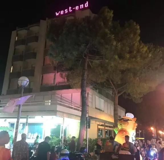 ホテル West End