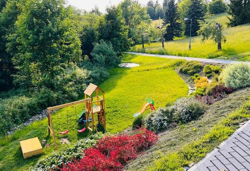 Majatalo Four Seasons In Benecko