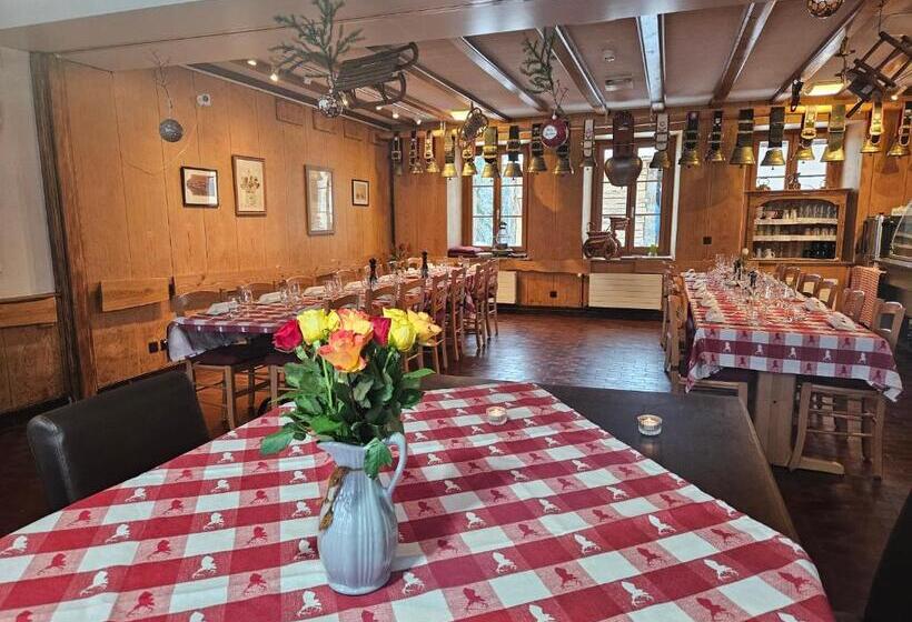 펜션 Hôtel Restaurant Du Marchairuz