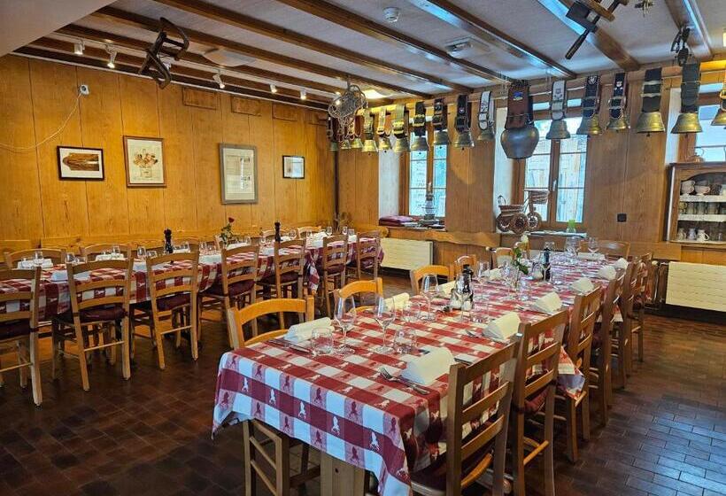 펜션 Hôtel Restaurant Du Marchairuz