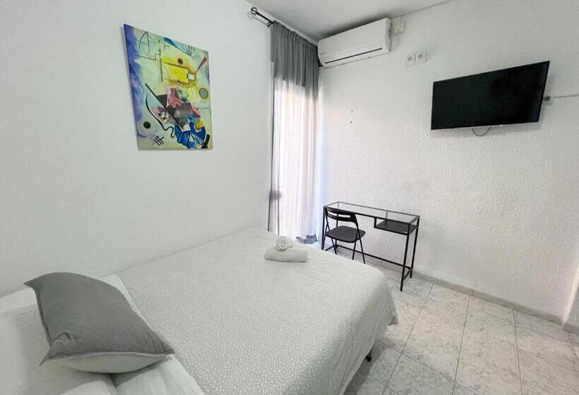 פנסיון Müde Hostel