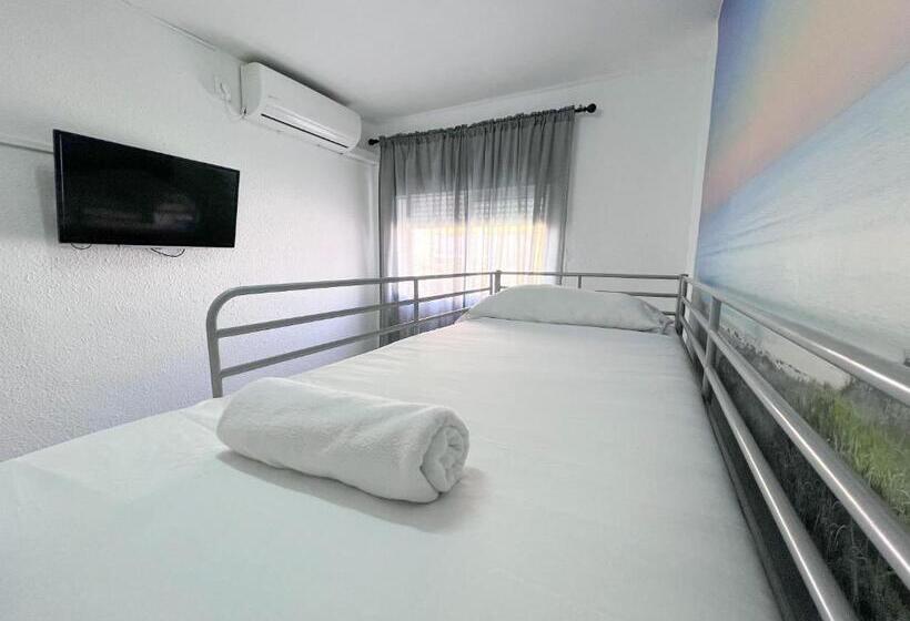 פנסיון Müde Hostel