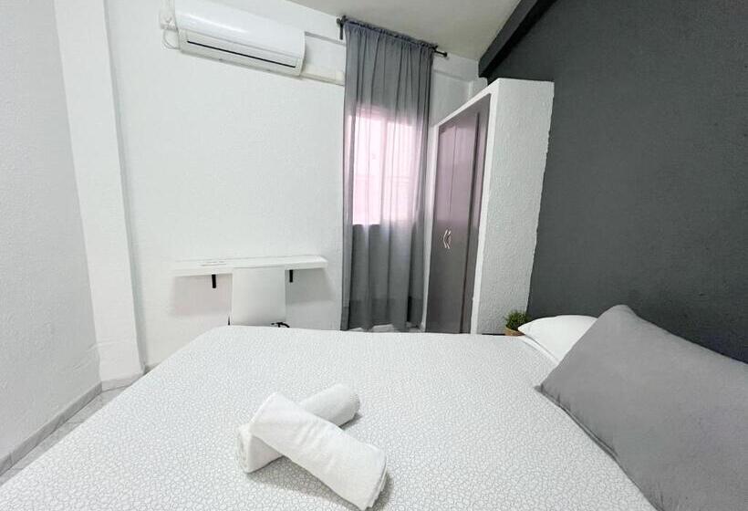 פנסיון Müde Hostel