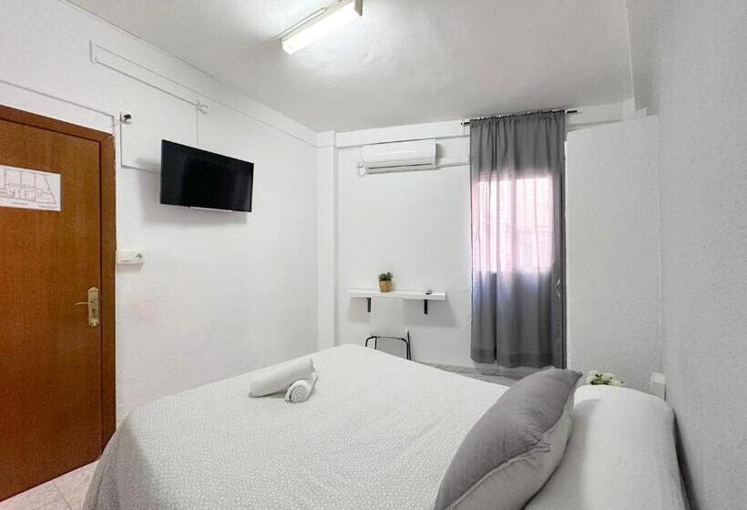 פנסיון Müde Hostel