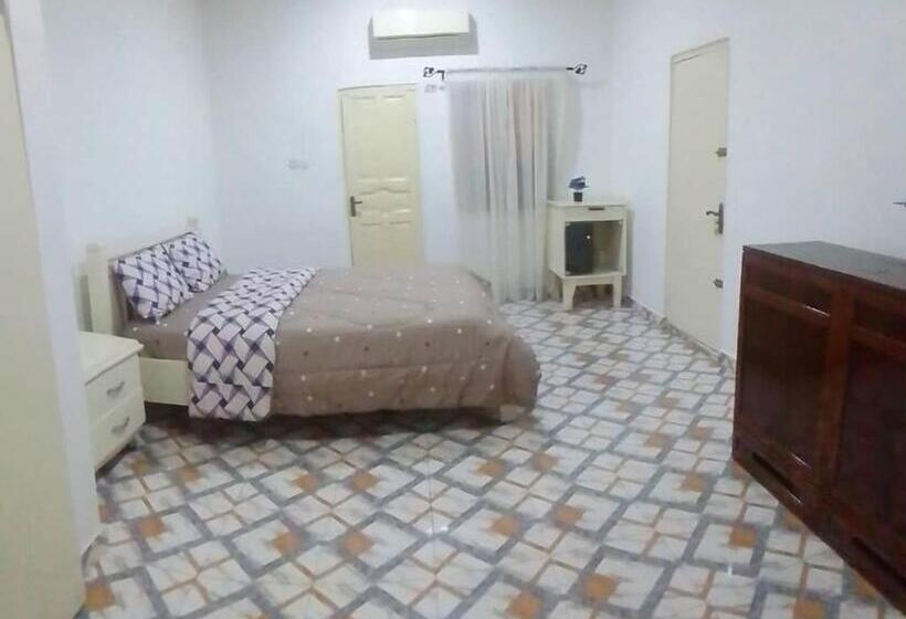 پانسیون Marrets International Villa