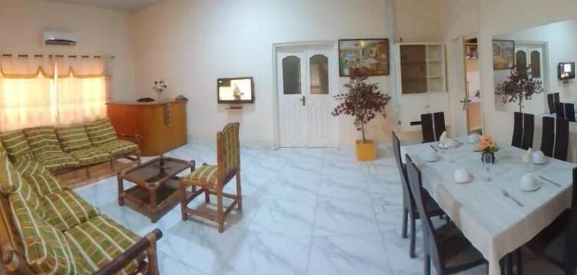 پانسیون Marrets International Villa