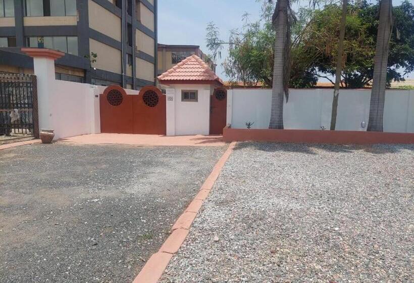 پانسیون Marrets International Villa