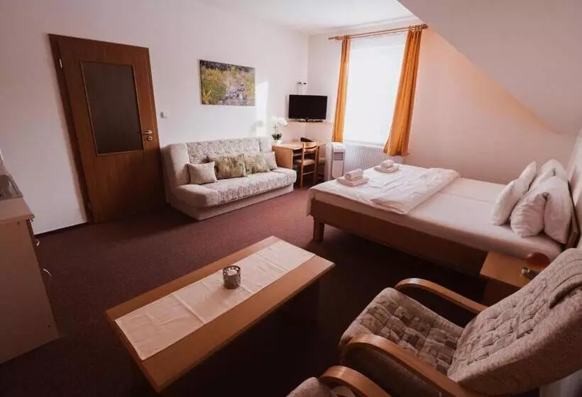 Majatalo Pelikan Purkarec