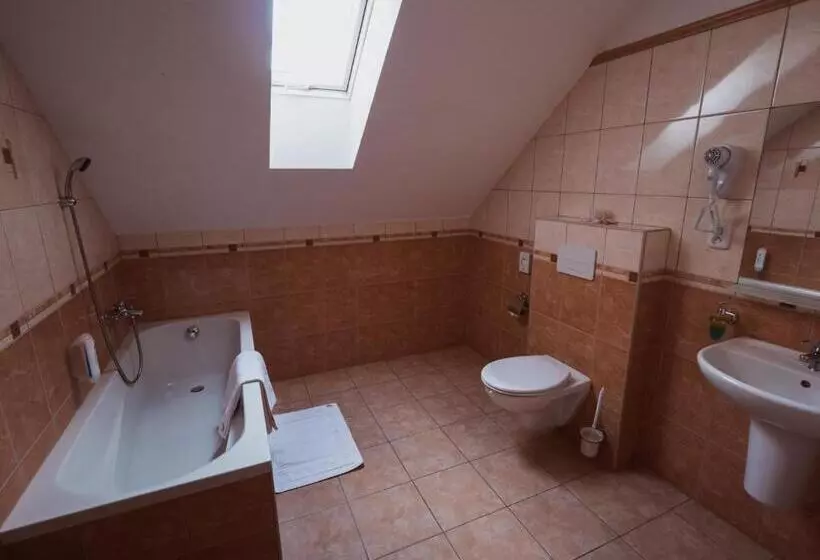 Majatalo Pelikan Purkarec