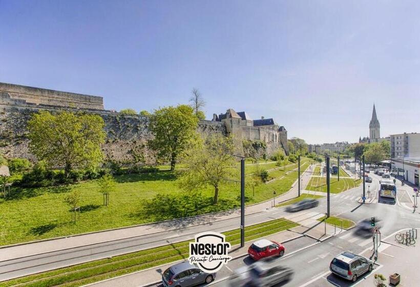 ペンション The Castle House