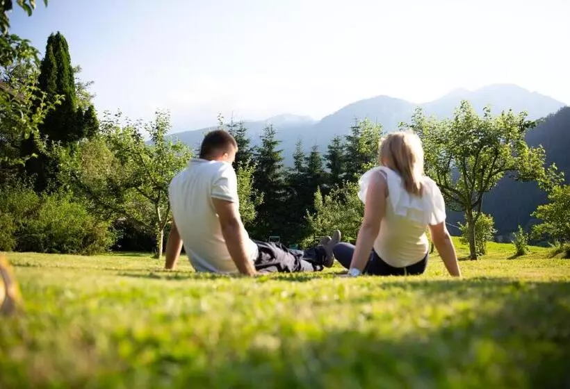 پانسیون Turistična Kmetija Zgornji Zavratnik