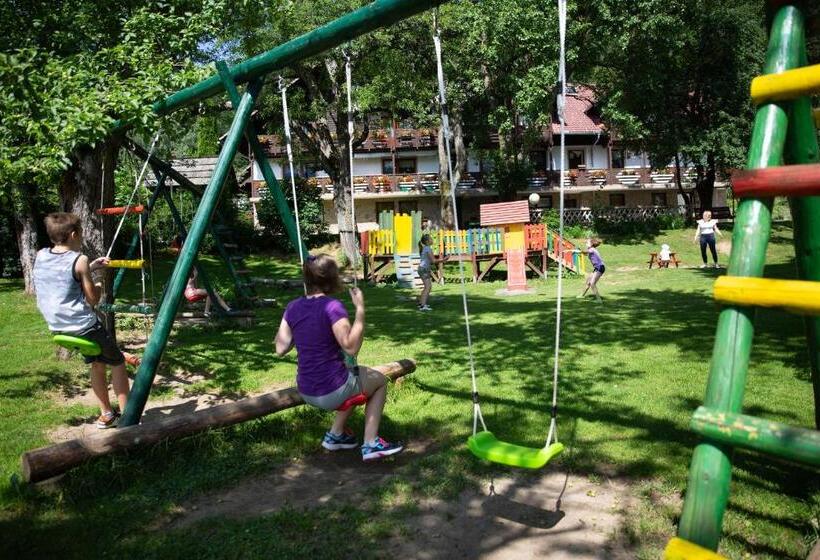 پانسیون Turistična Kmetija Zgornji Zavratnik