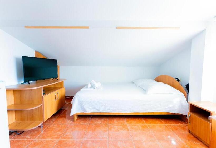 پانسیون Vila Babai