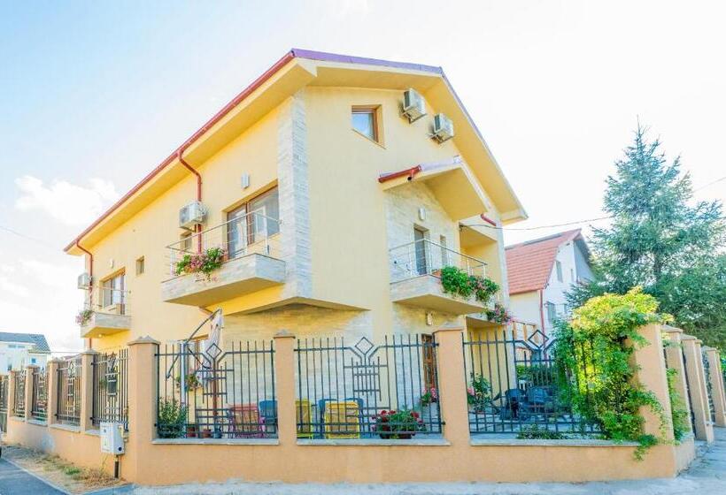 پانسیون Vila Babai