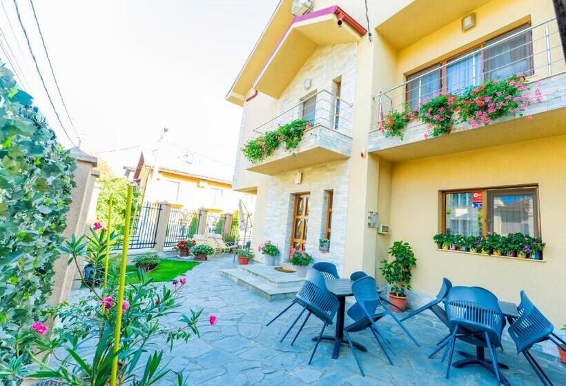 پانسیون Vila Babai