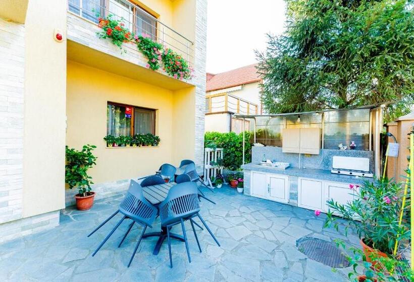 پانسیون Vila Babai